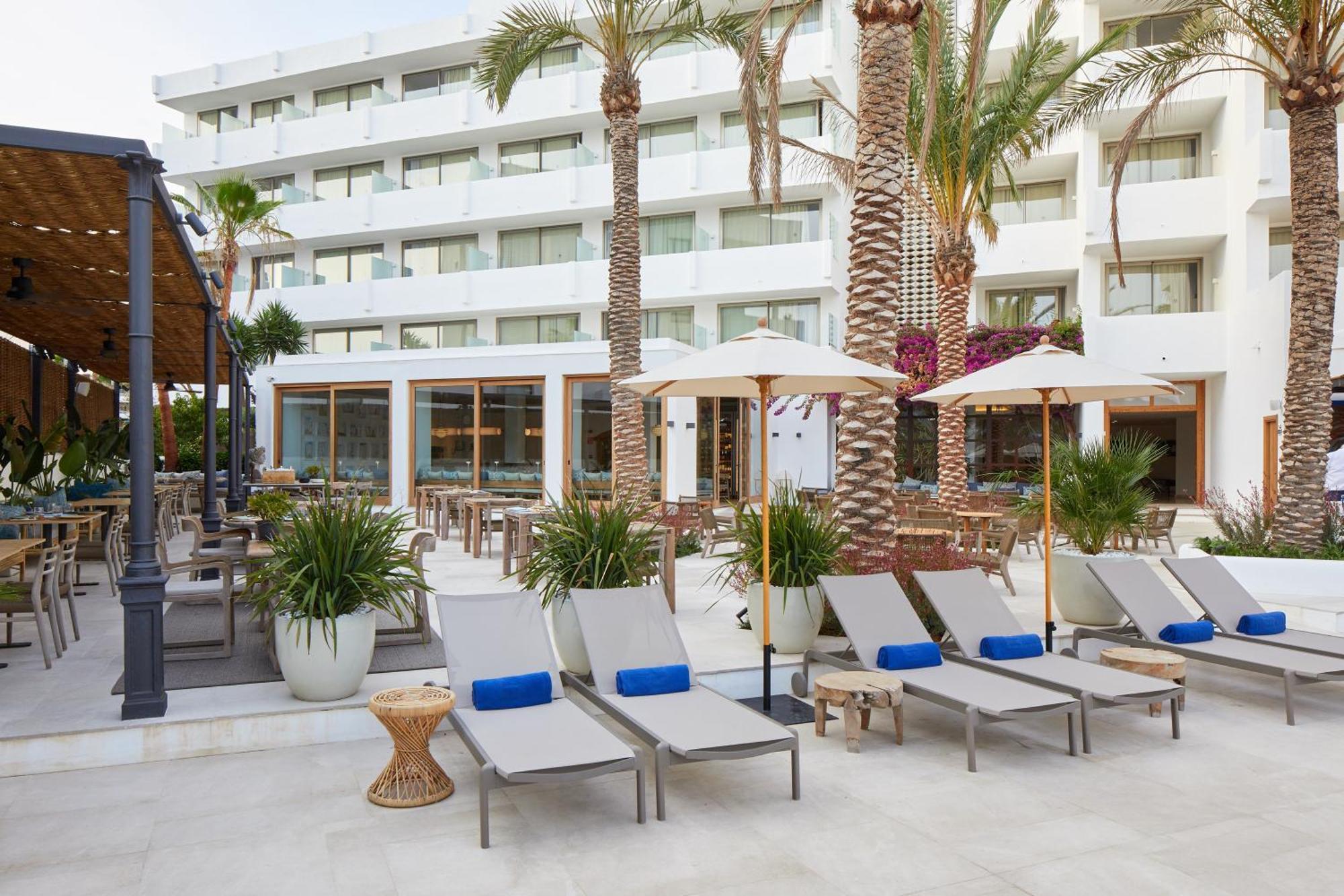 Hotel Tres Torres Santa Eulària des Riu Exterior foto